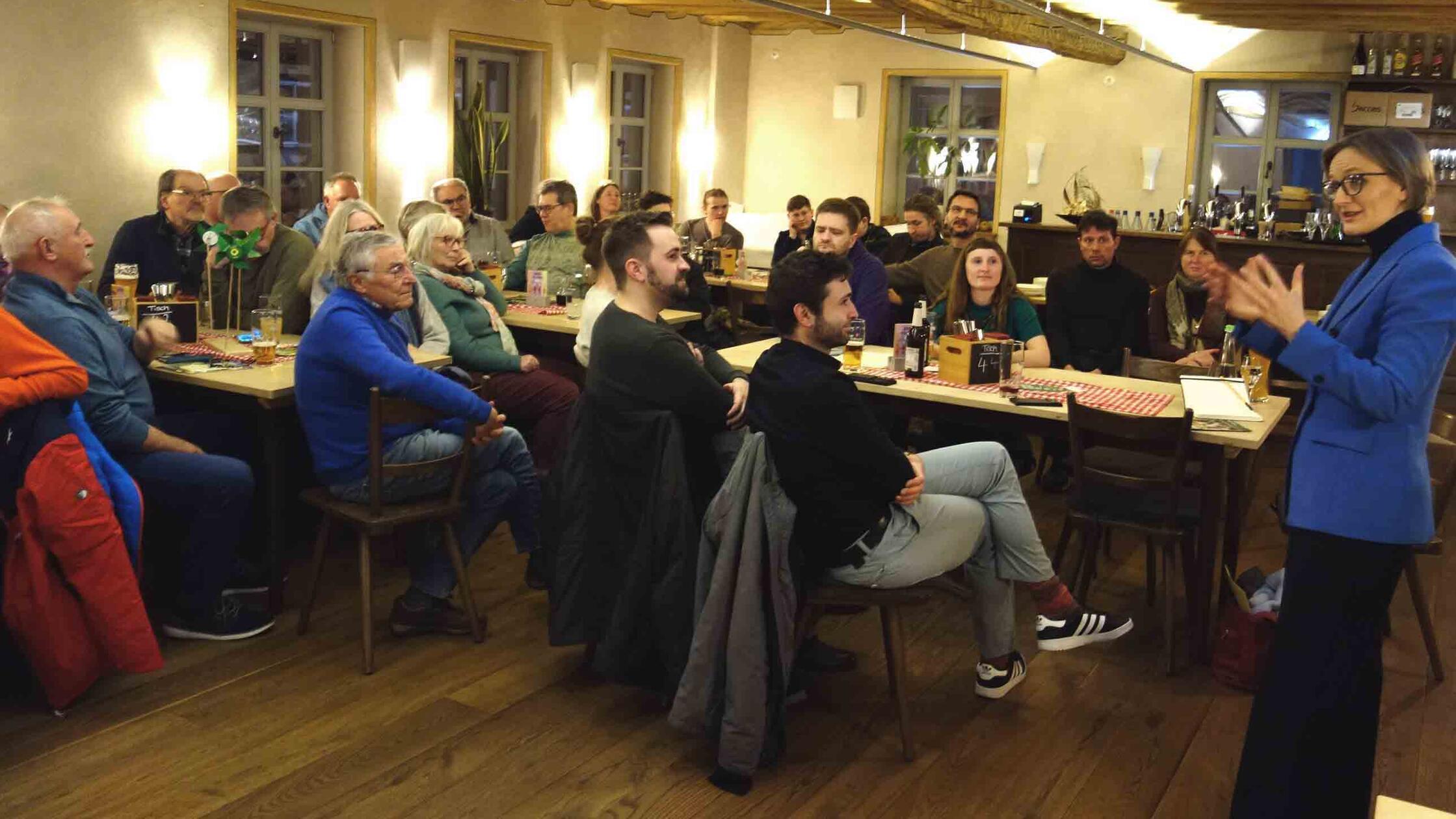 Gr-nen-Chefin-Franziska-Brantner-wirft-Markus-S-der-in-Neustadt-Taschenspielertricks-vor