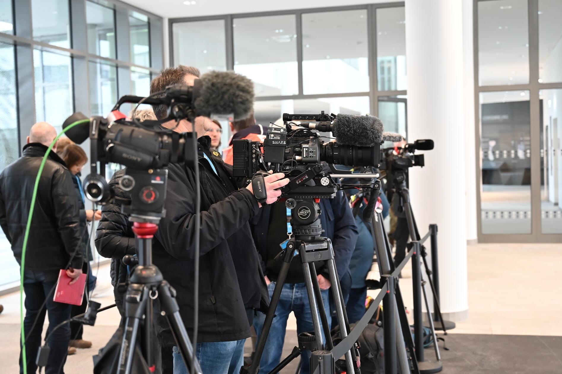 Am Dienstag, 3. Februar, war Verteidigungsminister Boris Pistorius zu Gast in der Otto-Lilienthal-Kaserne in Roth. Er suchte auch das direkte Gespräch mit der übenden Truppe.