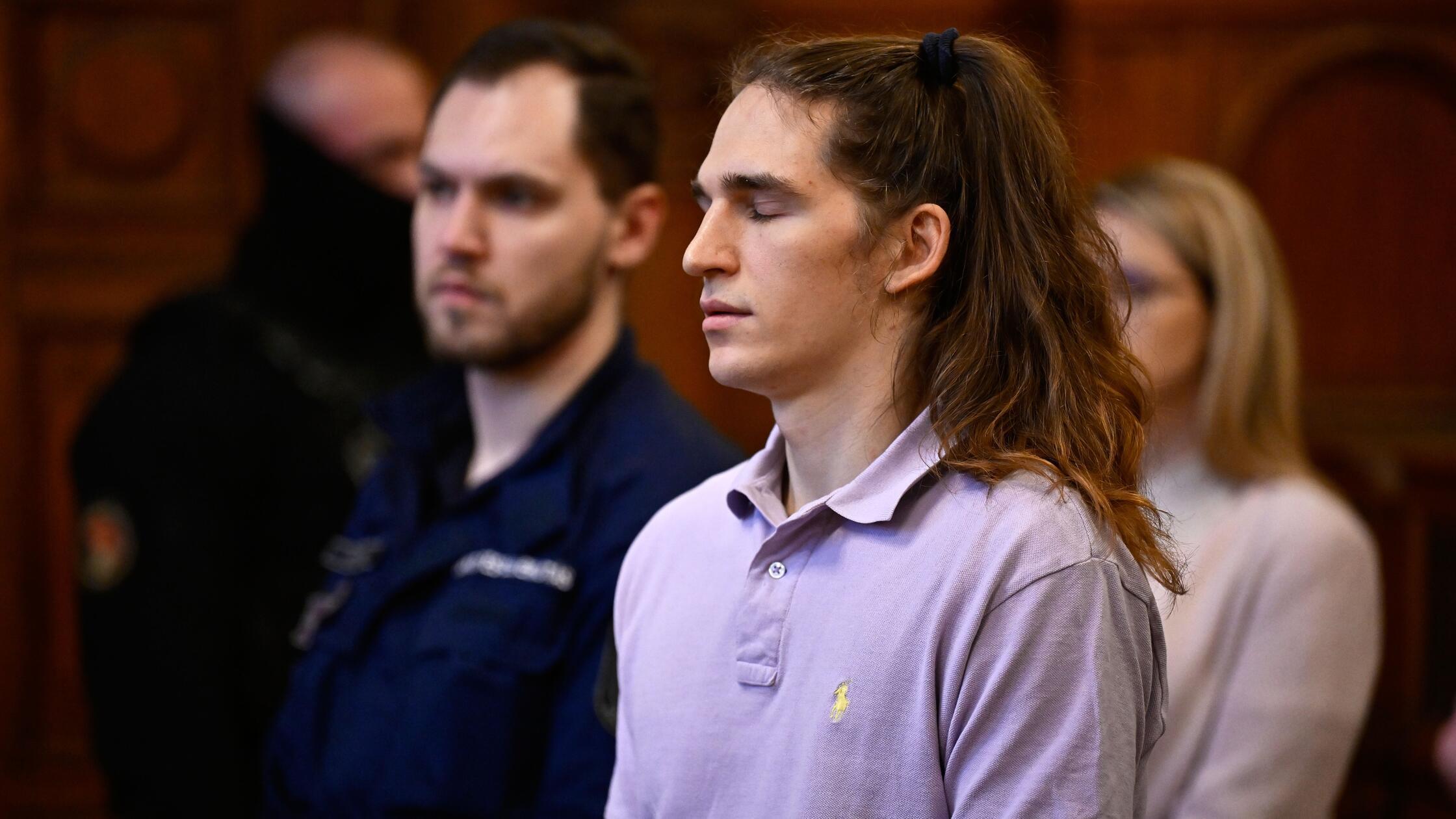 04.02.2026, Ungarn, Budapest: Maja T. steht am Mit