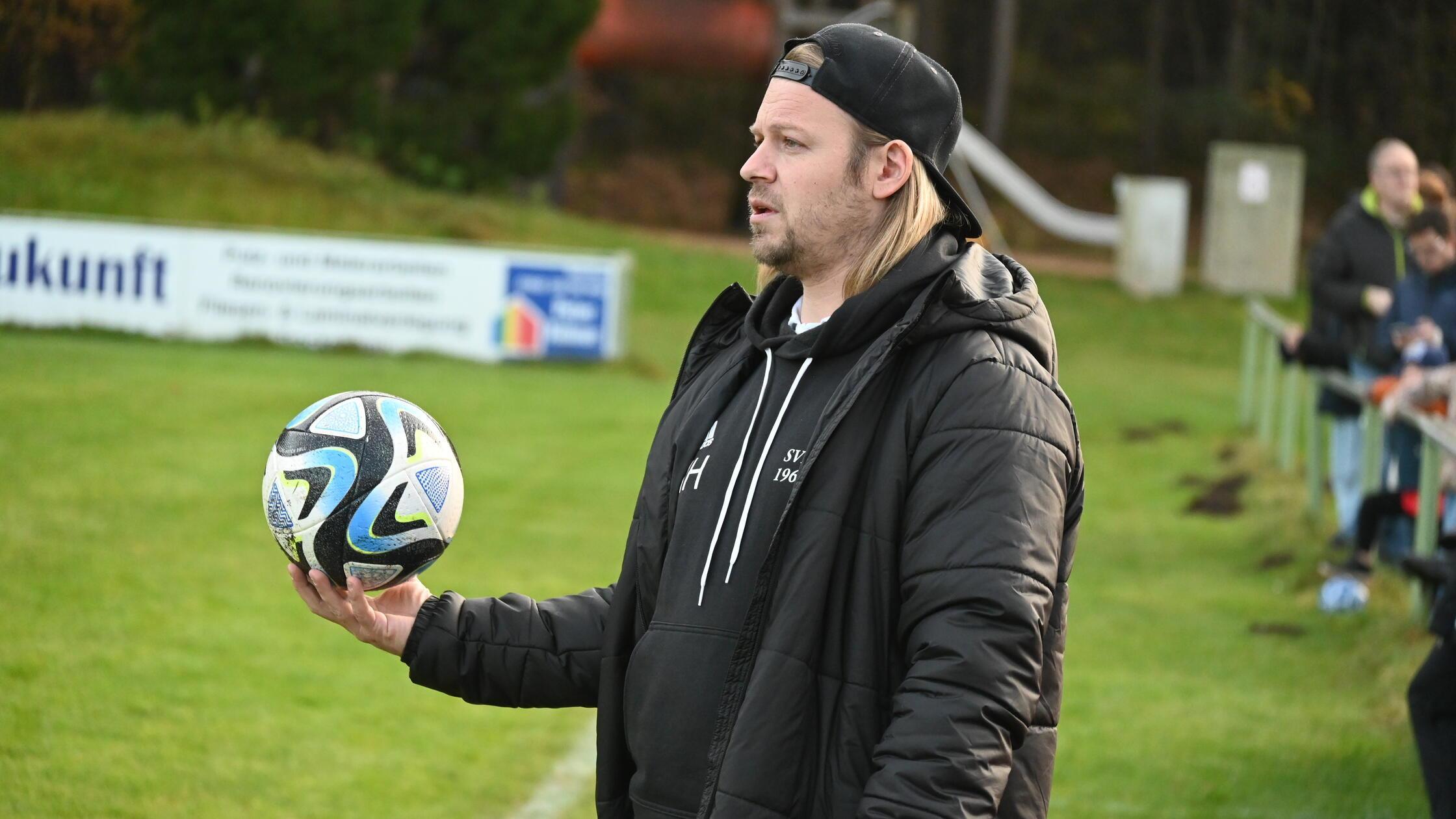 -Vielleicht-zu-gut-f-r-uns-Der-SV-Leerstetten-entl-sst-Trainer-Matthias-Hartmann