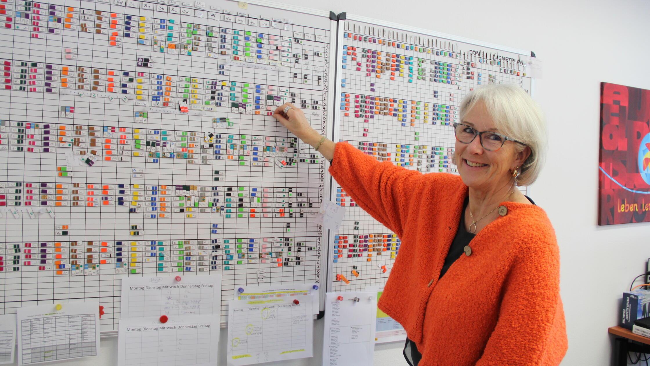 Nach-zehn-Jahren-an-der-Spitze-Direktorin-Carola-St-hr-verl-sst-die-Grundschule-Altdorf