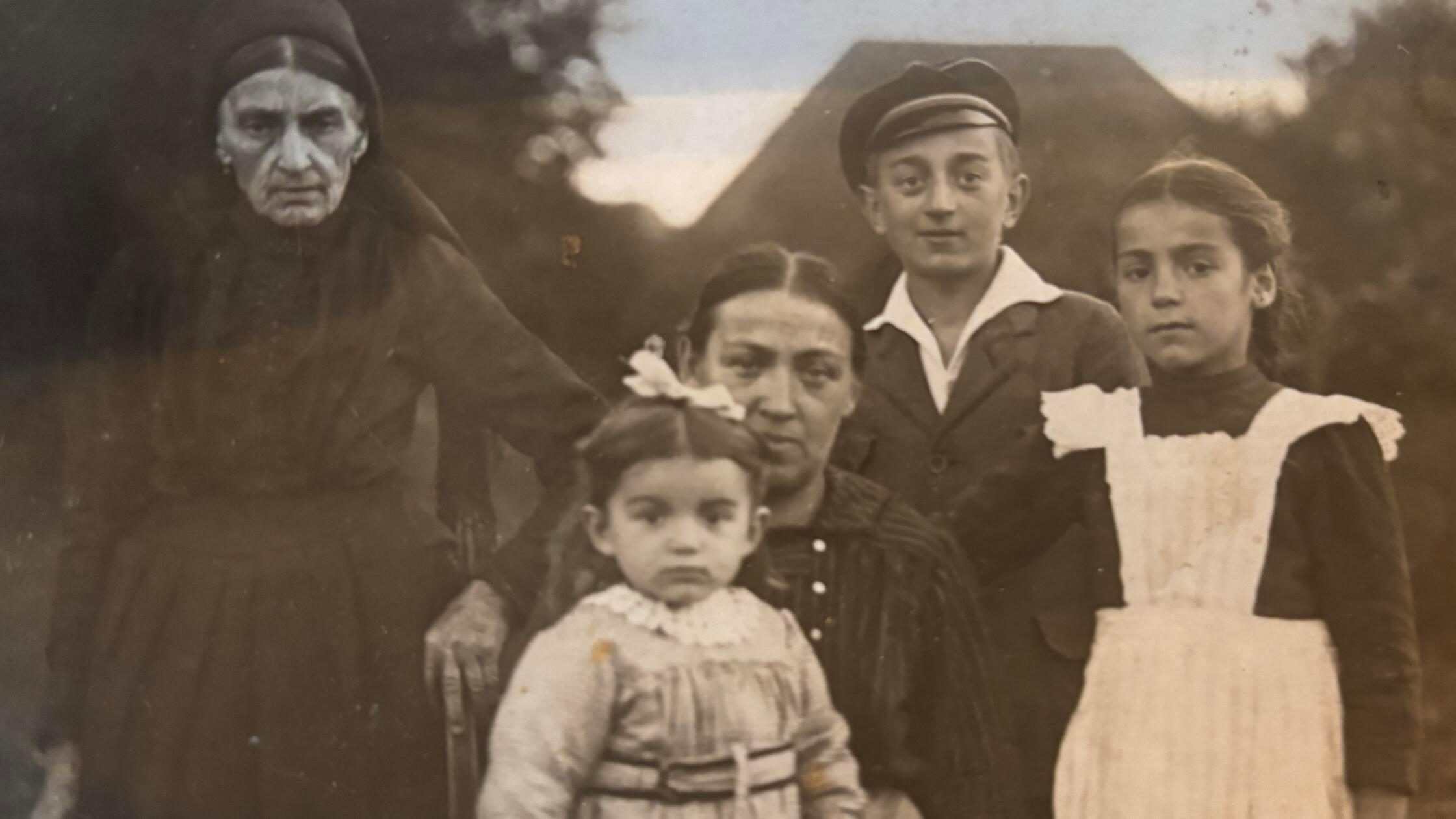 Post-aus-Grafenw-hr-An-wen-gingen-die-Gr-e-vor-ber-100-Jahre-im-Schloss-Henfenfeld-