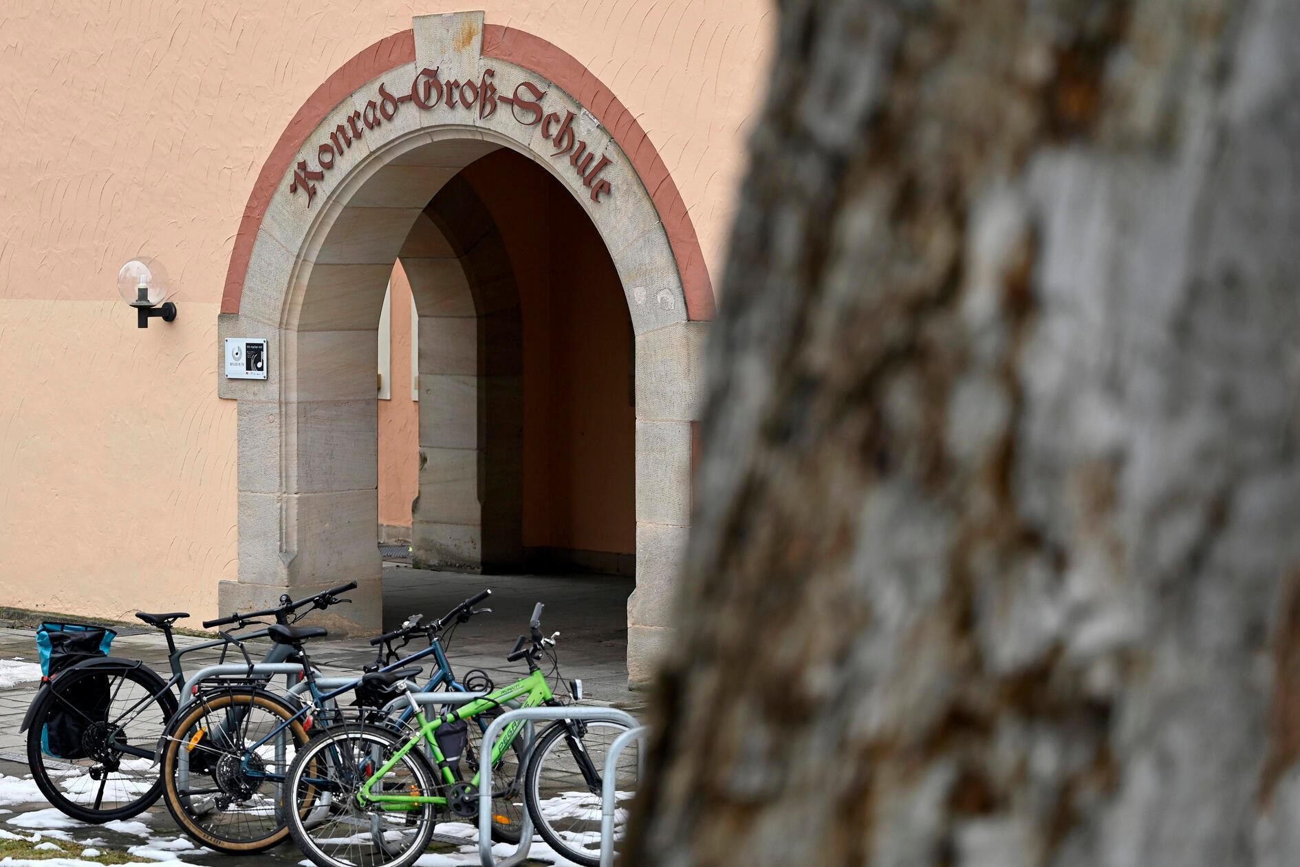 Am Donnerstag, 5. Februar, kam es zu einem massiven Polizeiaufgebot an der Nürnberger Konrad-Groß-Schule.