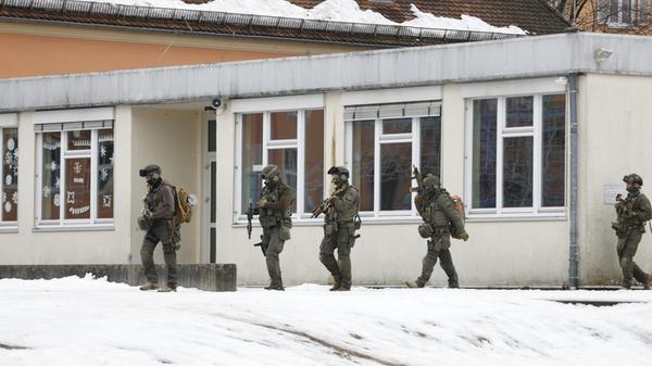 Am Donnerstag, 5. Februar, kam es zu einem massiven Polizeiaufgebot an der Nürnberger Konrad-Groß-Schule.