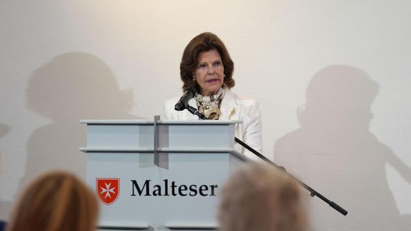 Königin Silvia von Schweden spricht während ihres