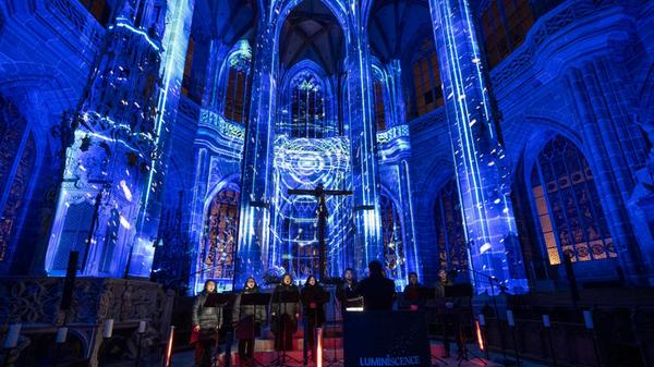 3D Scans des Kirchenschiffs und aufwendige Lichtprojektionen machen die imposante Show erst möglich.