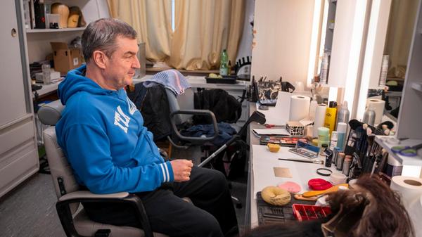 Ministerpräsident Markus Söder verkleidet sich für