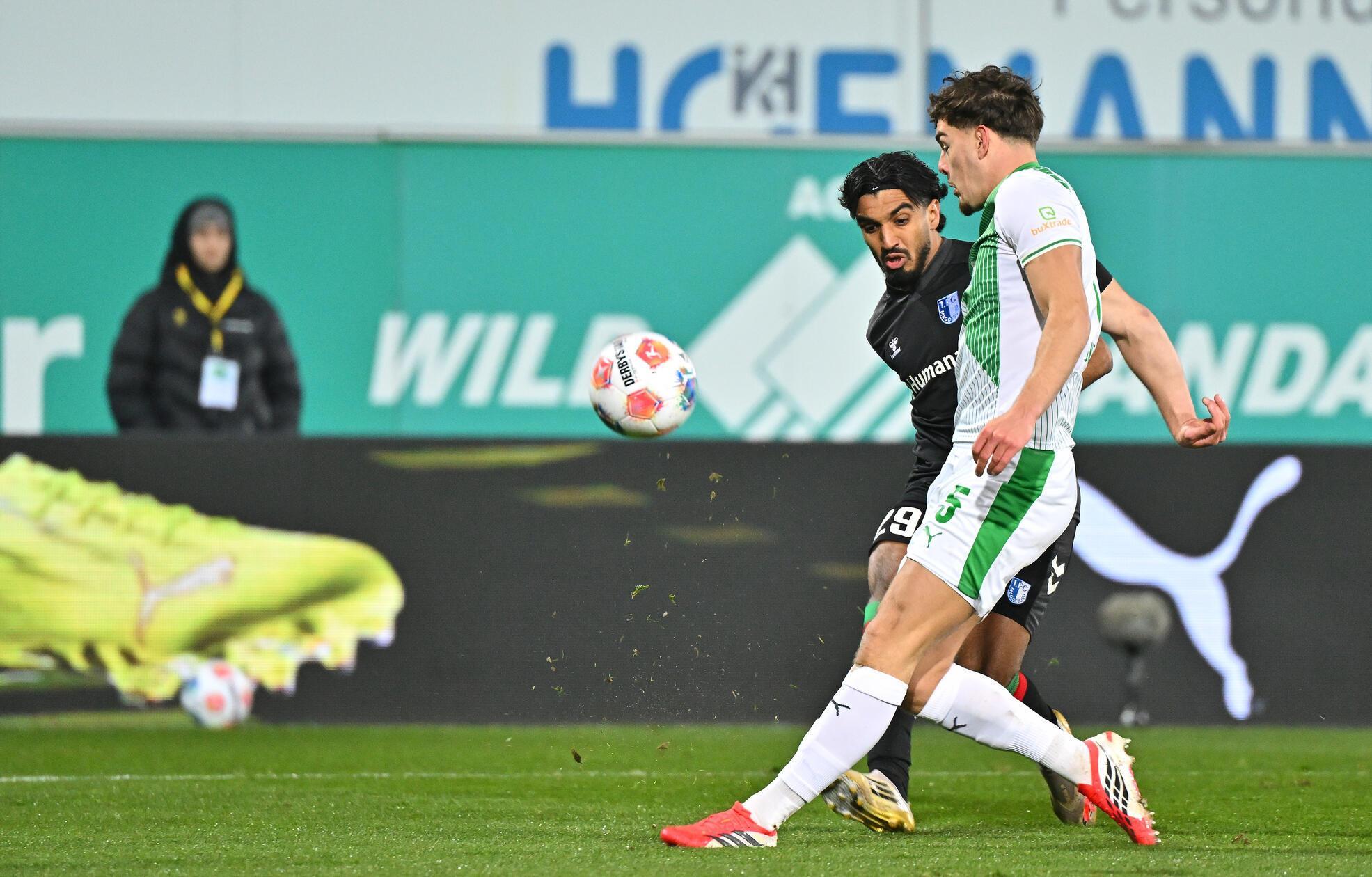 Danach nimmt das Unheil seinen Lauf: Ghrieb hat auf rechts viel zu viel Platz, seinen Abschluss fälscht Münz unhaltbar ab; der schnelle Ausgleich (13.).