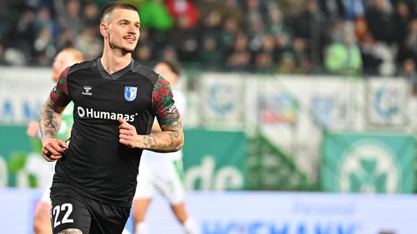 Zukowski erzielt in der 29. Minute nach katastrophalem Ballverlust von Bjarnason seinen zweiten Treffer...