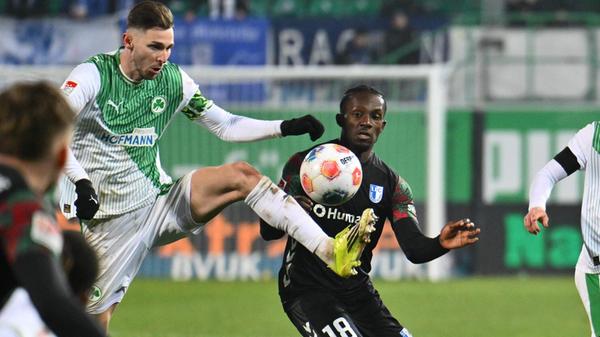 Das Kleeblatt ist im Anschluss um den Ausgleich bemüht, entfacht aus dem Spiel heraus aber zu wenig Torgefahr.