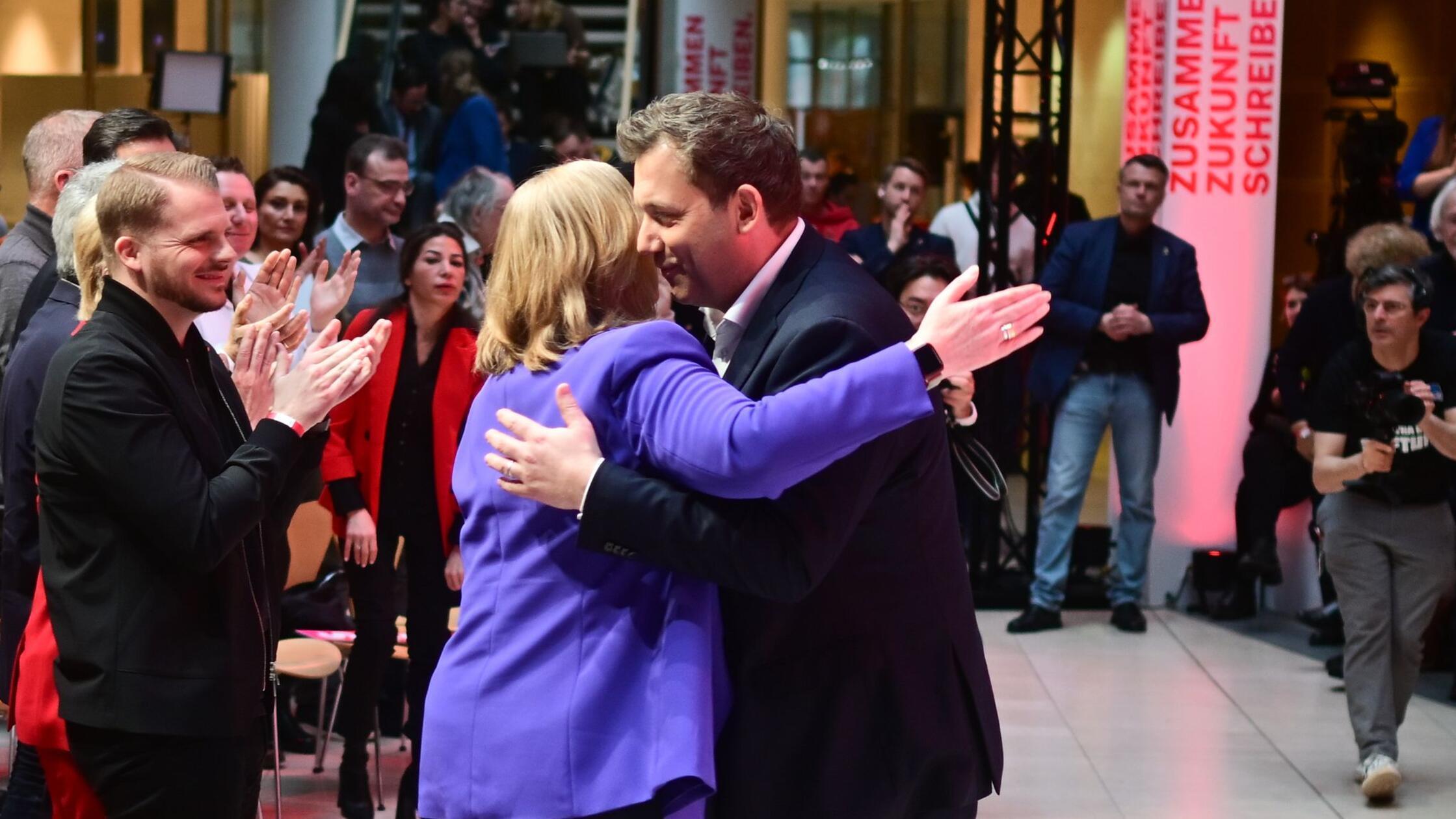 Sozialstart-und-neue-Weltordnung-SPD-arbeitet-an-Programm