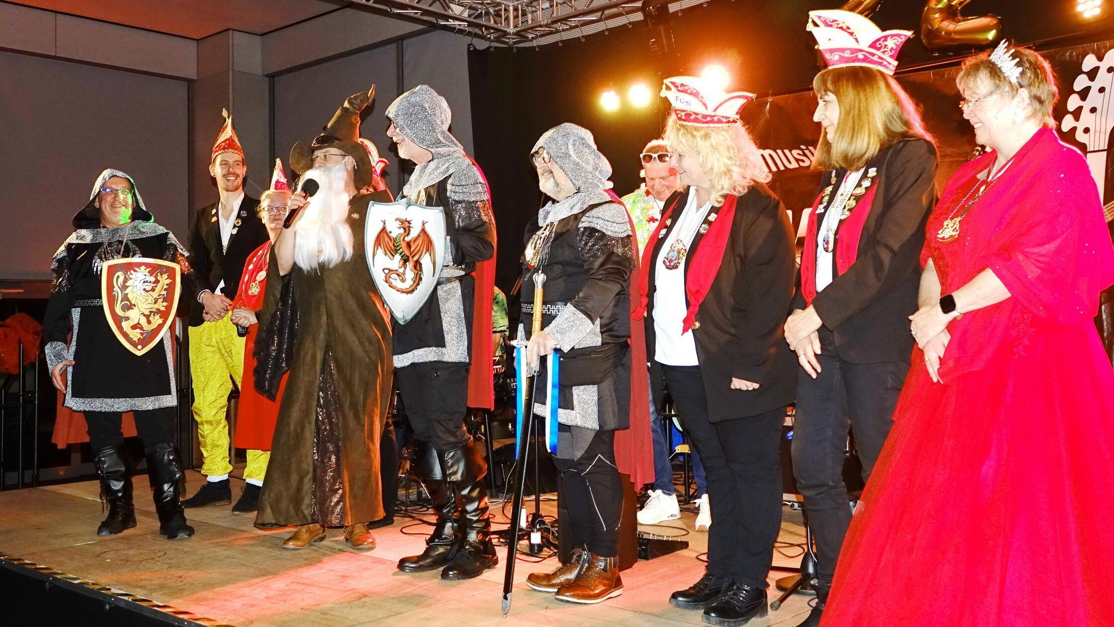 Hersbrucker-Faschingsball-zwischen-Ritterzeit-und-goldenen-Zwanzigern-mit-Bildergalerie