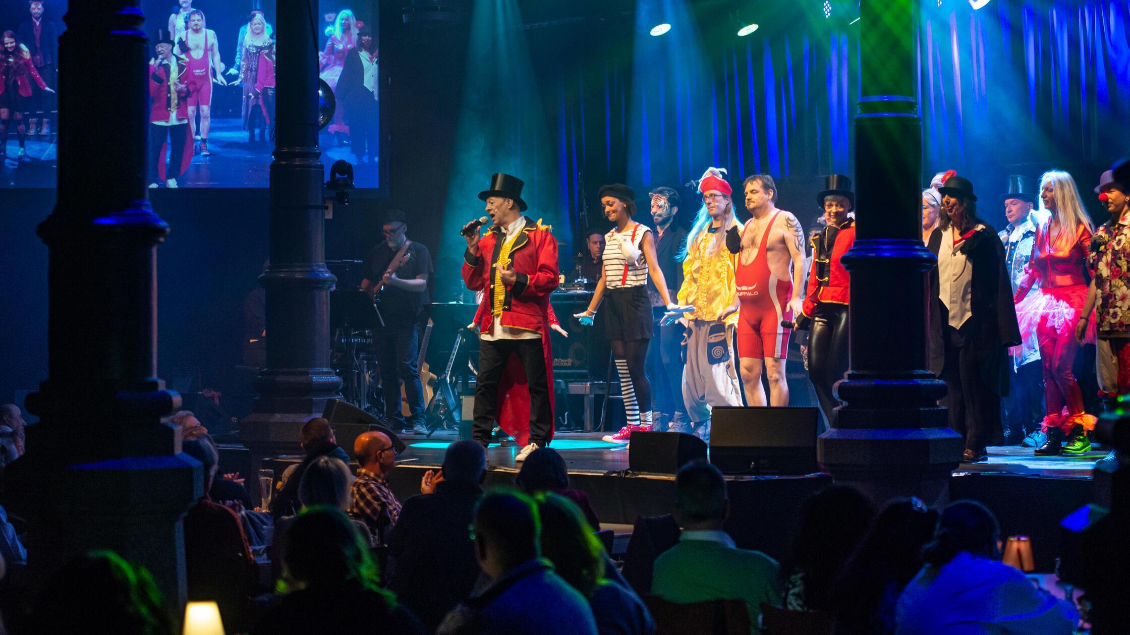 So-ein-Zirkus-Die-Dullnraamer-teilen-in-F-rth-kr-ftig-aus-auch-mit-leiseren-T-nen