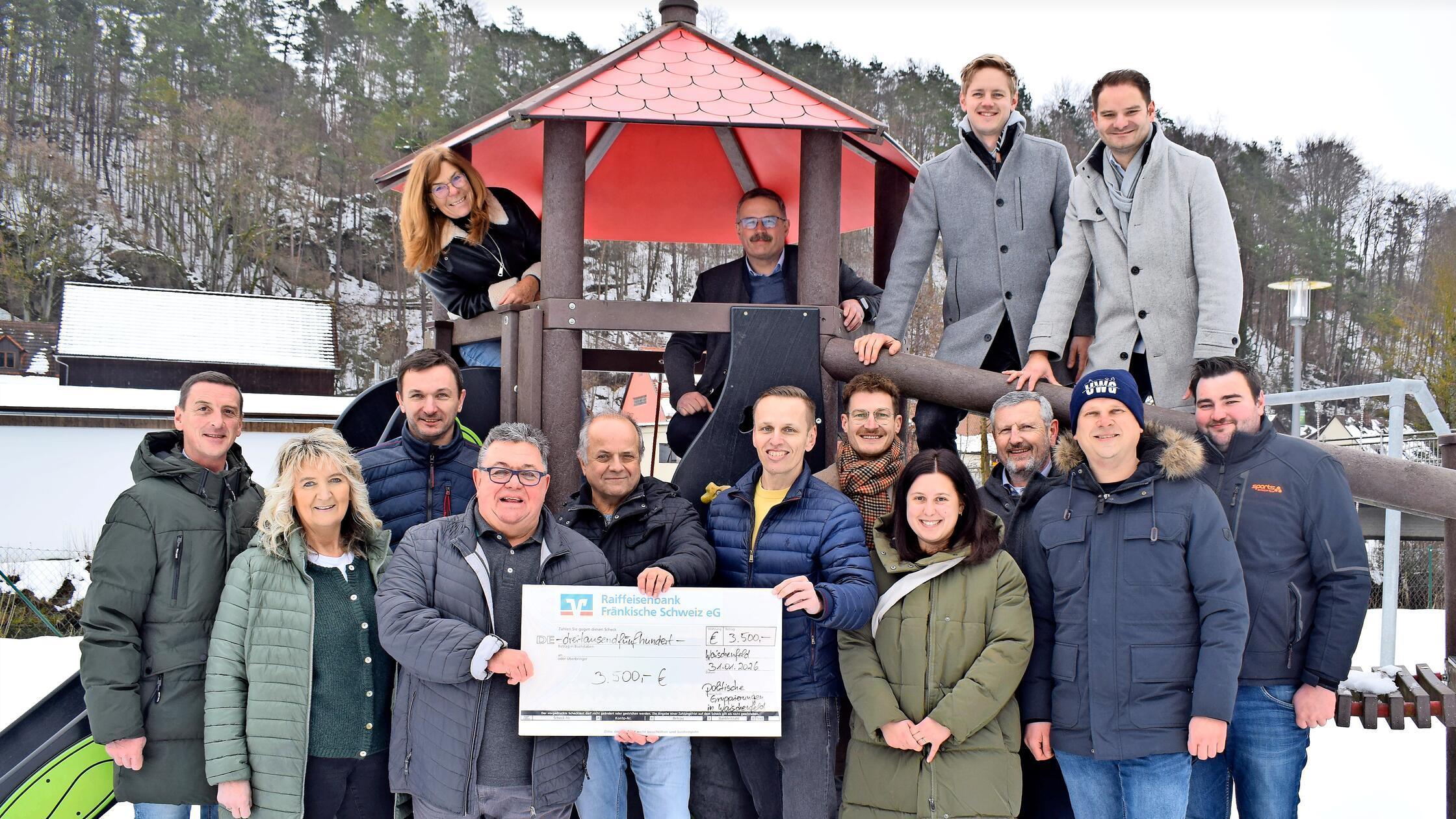 Waischenfelds-Kandidaten-spenden-gemeinsam-f-r-ein-integratives-Spielger-t