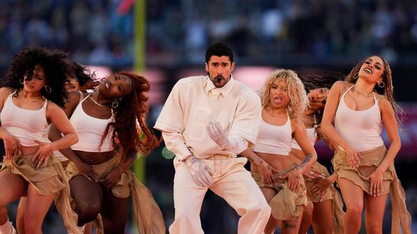 Der Künstler hatte im Vorfeld betont, sein Auftritt sei "für mein Volk, meine Kultur und unsere Geschichte".