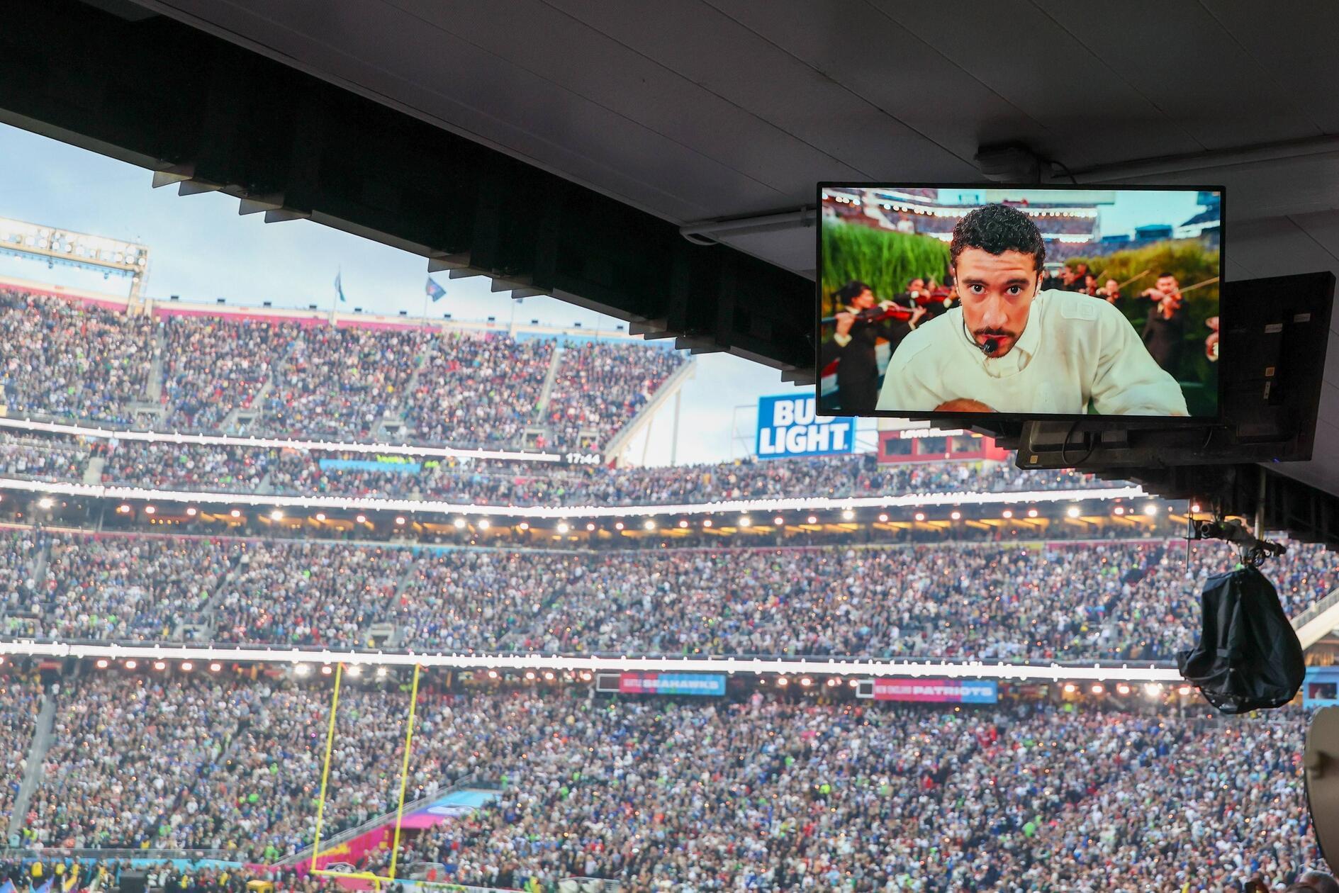 Bad Bunny ist als vehementer Gegner der Abschiebepolitik der US-Regierung bekannt und hatte seine jüngste Rede bei den Grammys auch für Kritik am radikalen Kurs von Präsident Donald Trump genutzt.