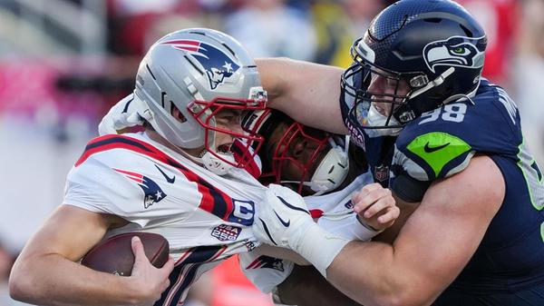 Eine schockierende Statistik für die Patriots: Zur Halbzeit hatte New England nur 51 Yards zu Stande gebracht, das ist der drittniedrigste Wert in der Geschichte des Super Bowls.