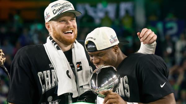 Allein Seattles Kenneth Walker hatte auf dem Boden fast doppelt so viele Yards erreicht – nämlich 94. Insgesamt kam der Running Back auf 136 Laufyards und 25 Yards für gefangene Pässe und wurde für diese Leistung als Most Valuable Player ausgezeichnet.