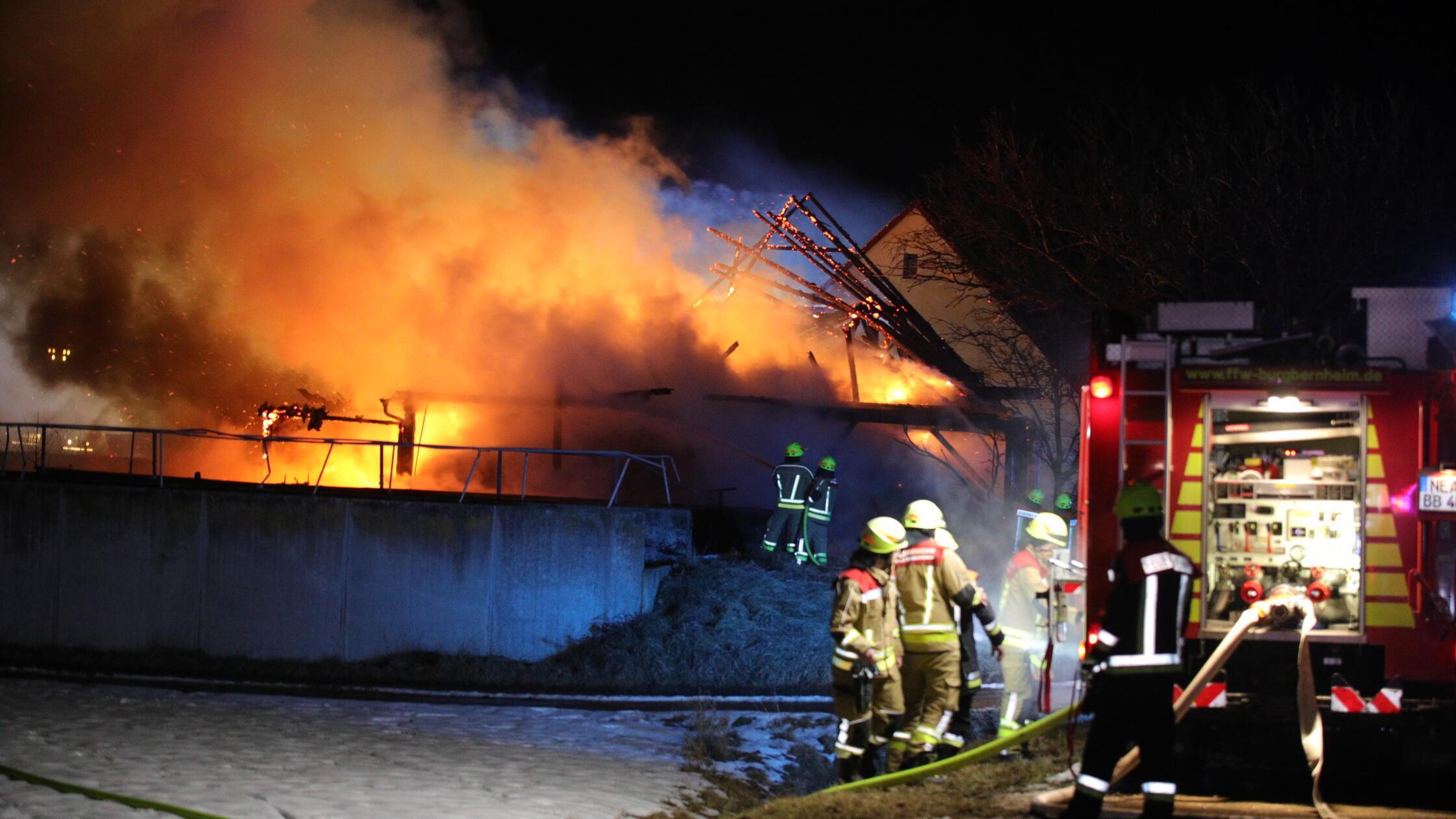 Brandstiftung-Nach-Scheunen-Gro-brand-in-Burgbernheim-erste-Erkenntnisse-zur-Ursache