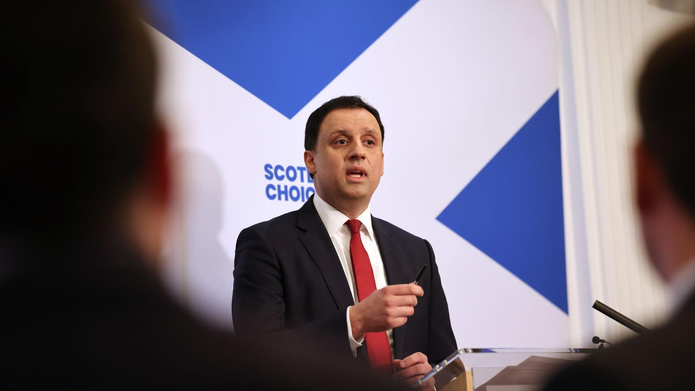 Der schottische Labour-Vorsitzende Anas Sarwar spr