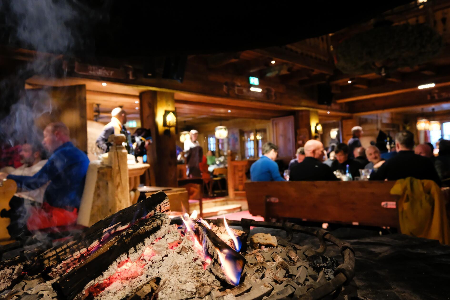 Sie ist vom Restaurantführer Gault-Millau mit drei Hauben ausgezeichnet worden.