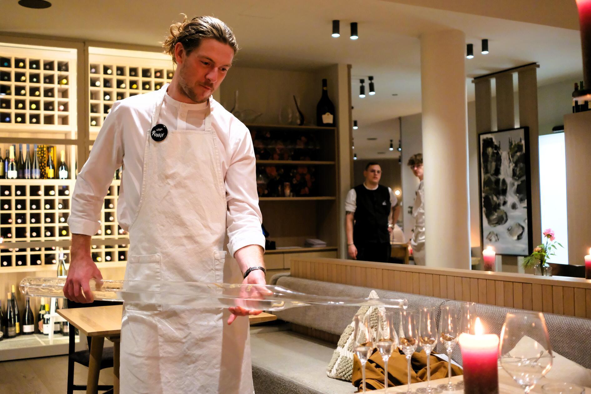 Für seine Küche wurde es mit zwei Hauben ausgezeichnet.