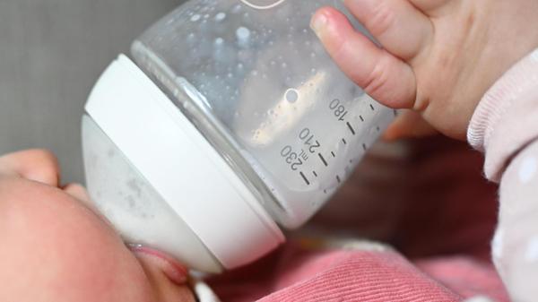 ++ THEMENBILD ++ GIFTSTOFF-VERDACHT / BABYNAHRUNG