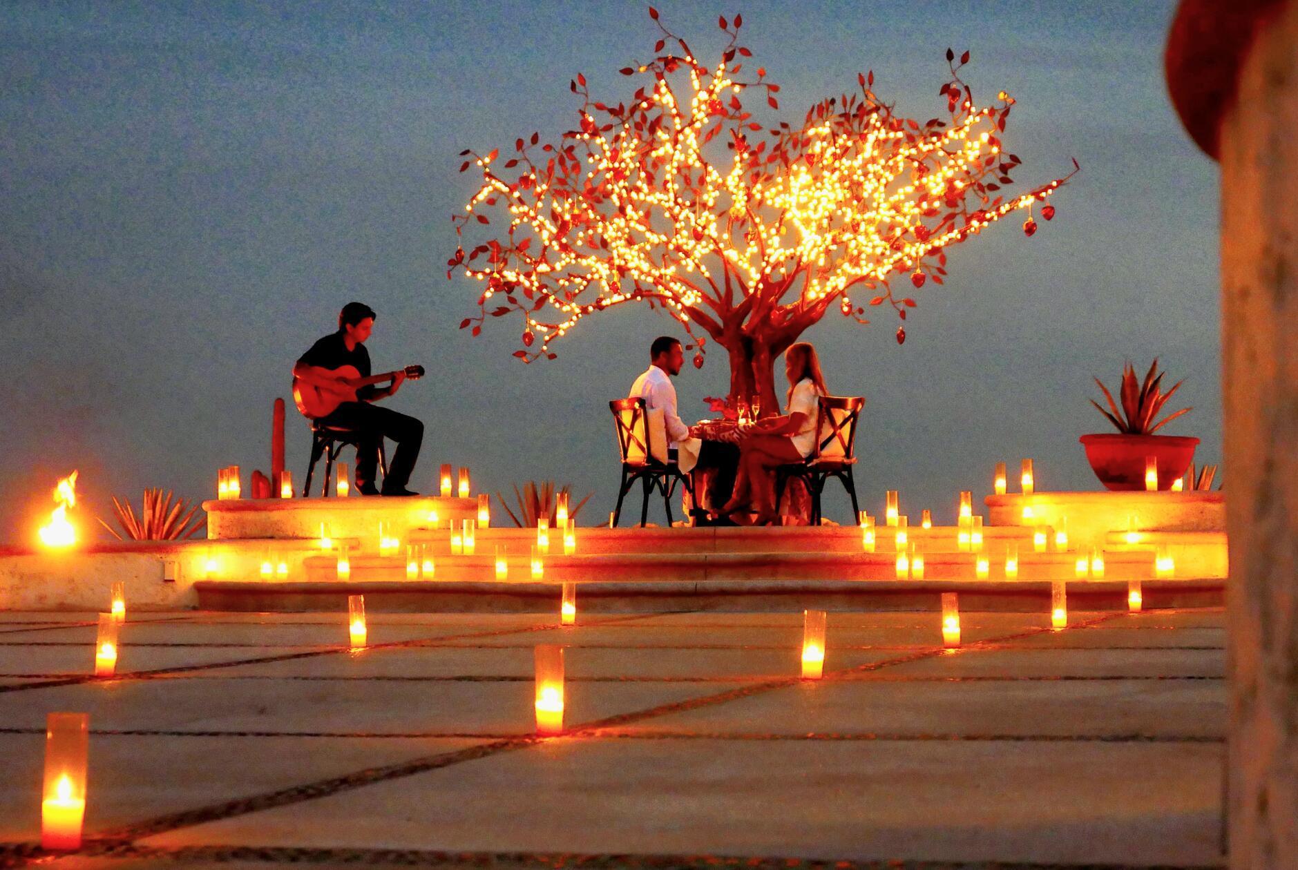 Im Luxus-Resort Las Ventanas al Paraíso von Rosewood werden romantische Diners arrangiert.