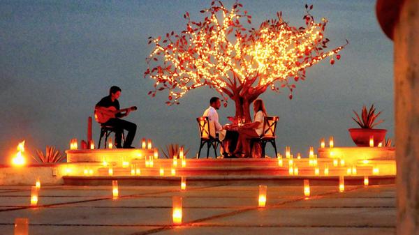 Im Luxus-Resort Las Ventanas al Paraíso von Rosewood werden romantische Diners arrangiert.