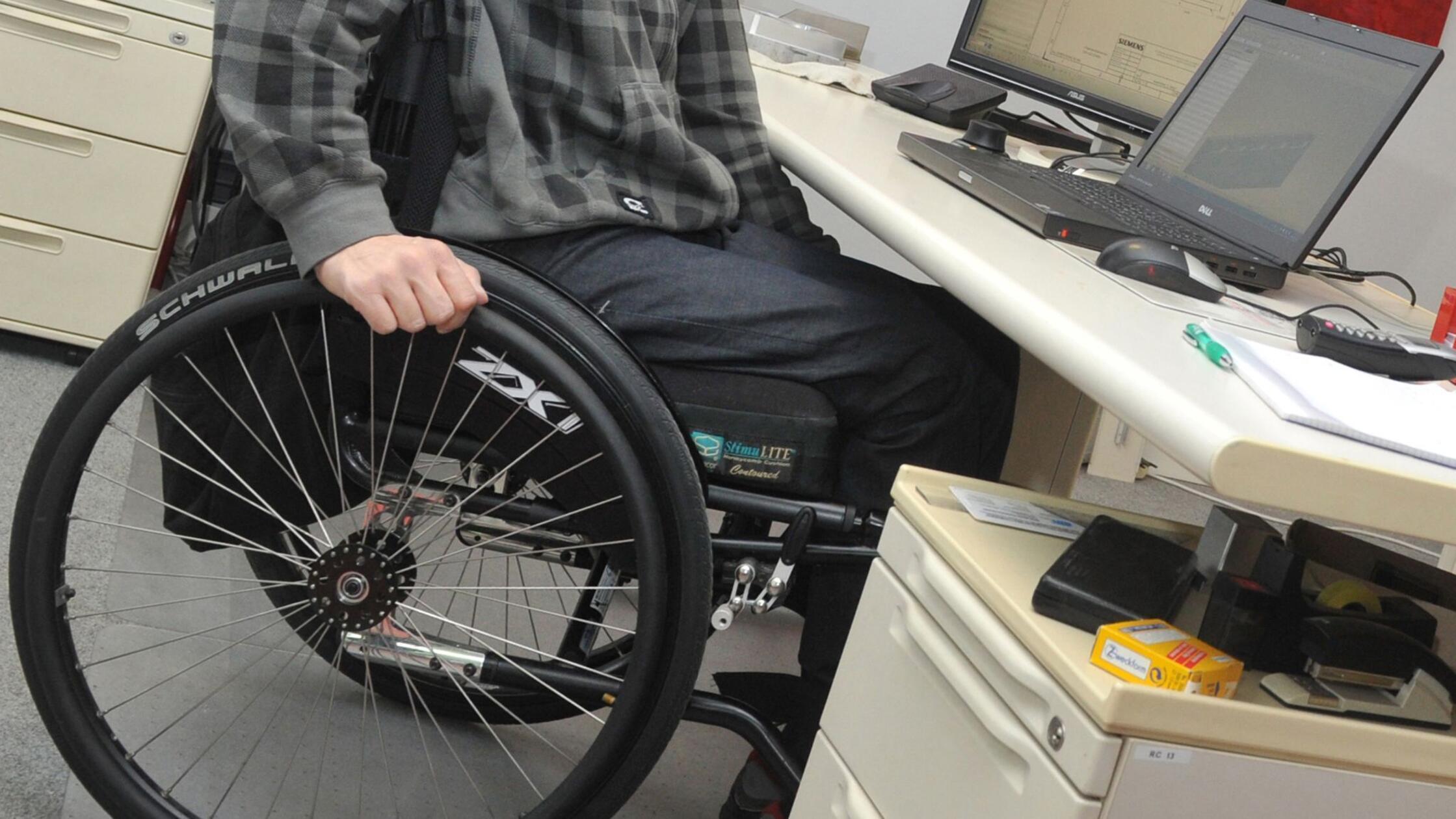 Mit Behinderung auf der Arbeit668.jpg