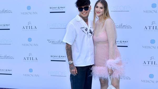 Lisa Straube , Akka zu Gast auf dem blauen Teppich