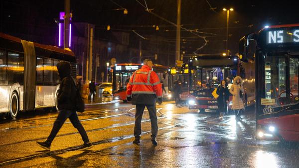 WARNSTREIKn5_260211_ID40751_12