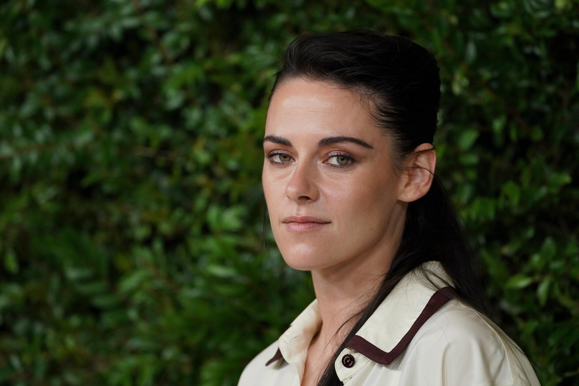 Kristen Stewart hat mit ihren 35 Jahren schon in über 40 Filmen mitgespielt. Zu Ehren der Hollywood-Größe, die vornehmlich in mutigen Independentrollen zu sehen ist, zeigt das Filmhaus ab Donnerstag 17 Arbeiten der Schauspielerin. Los geht die bis 27. Februar gehende Werkschau mit dem Thriller „Panic Room“, in dem Kristen Stewart als 11-jährige Filmtochter von Jodie Foster glänzt. Beginn: 19 Uhr.