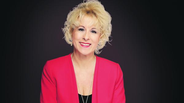 Am Samstag unterhält Andrea Lipka das Publikum im PZ Kulturraum Lauf. In „Mut zur Lücke“ versucht sie auf humorvolle Weise den Gästen der Veranstaltung eine große Portion Courage einzuimpfen und sie davon zu überzeugen, mehr Risiko zu wagen und Träume ernst zu nehmen. Beginn: 19.30 Uhr.