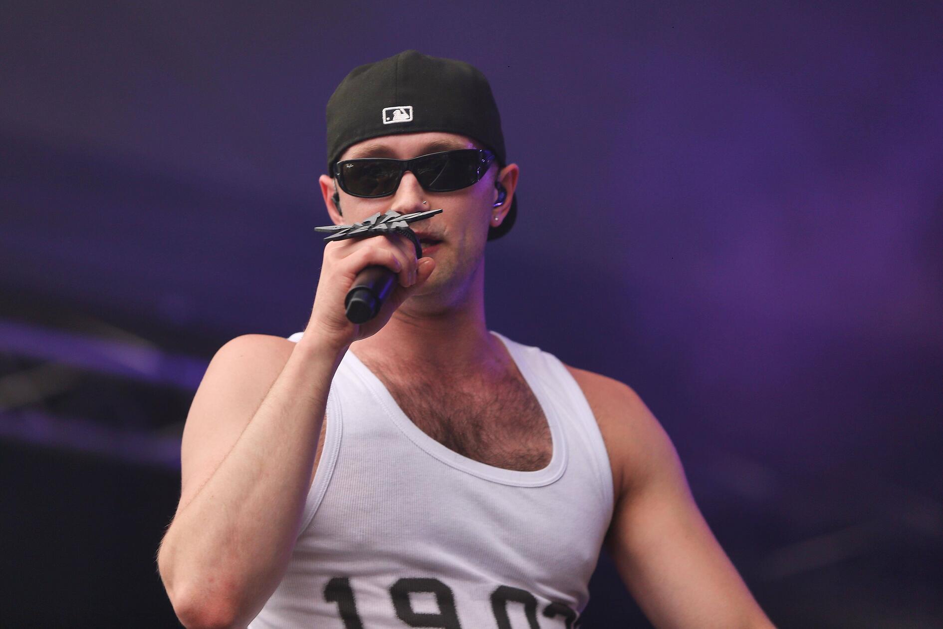 Ritter Lean kommt am Dienstag in den Löwensaal. Der Rapper, der gerade seine ausverkaufte Tour "Stell dir vor du warst nicht da" beendet hat, geht nun auf die "Die 2k26"-Tour und eben diese soll noch größer, noch unvergesslicher sein. Um 19.30 Uhr lässt es der Musiker krachen.