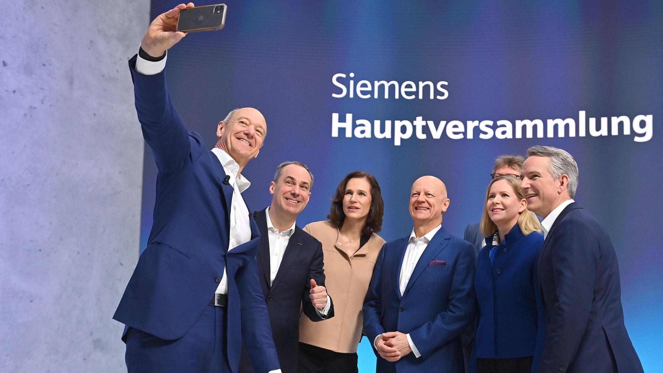 Management Board:v.li:Roland Busch Vorstandsvorsit