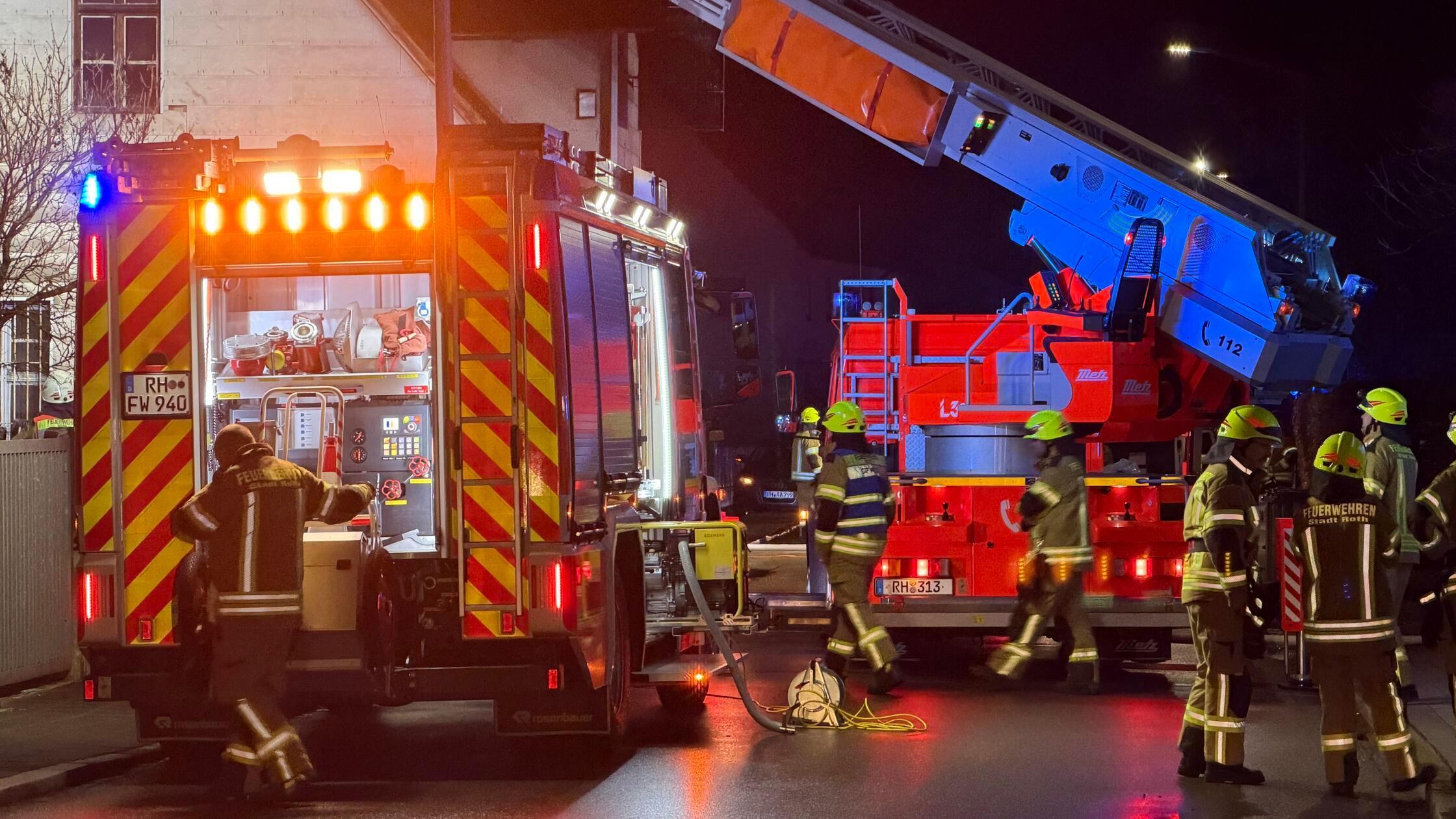 Die Feuerwehr musste am spaeten Mitwochabend (11.0