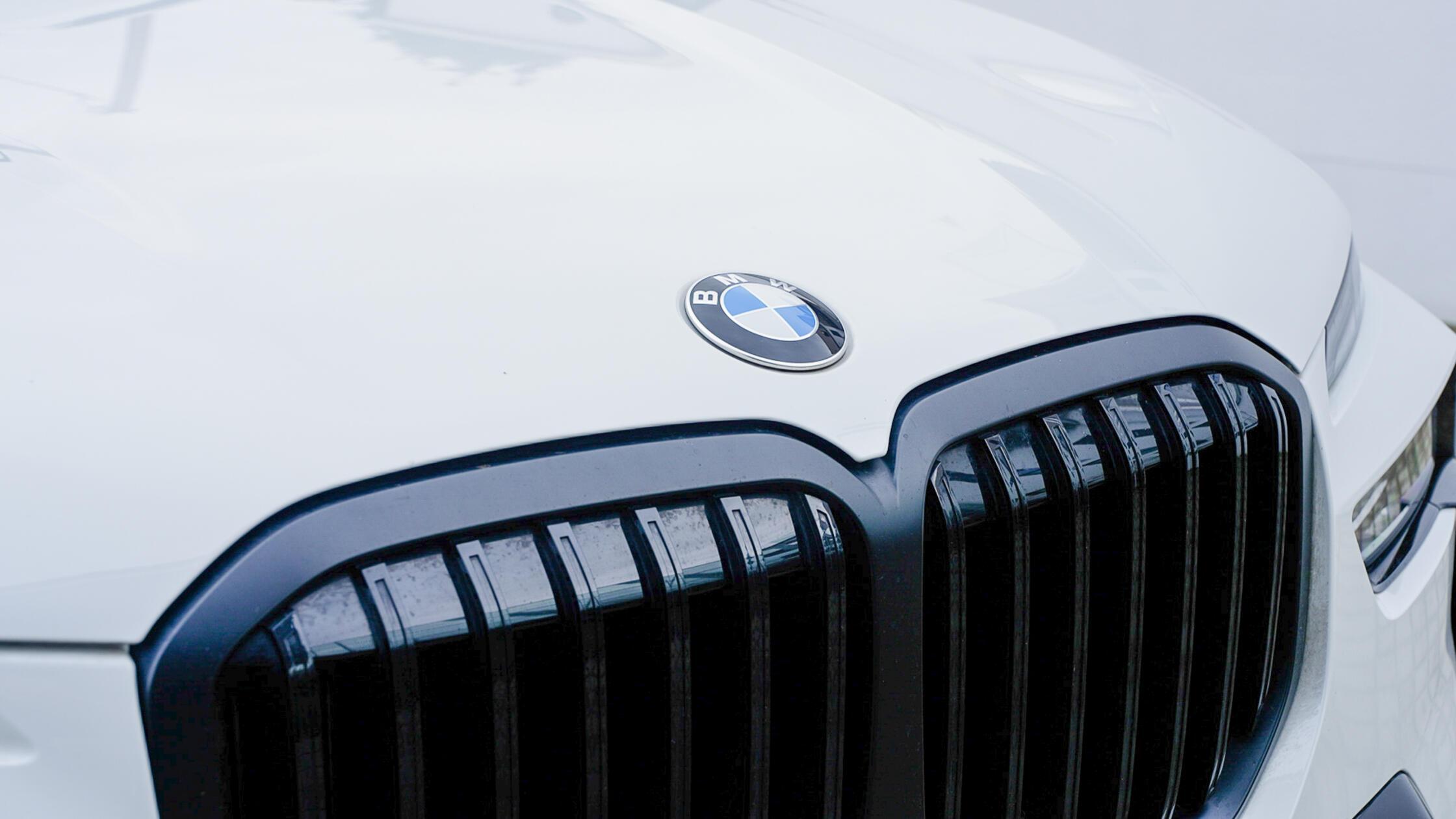 Erneut ruft BMW seit Mittwoch (11.02.2026) hundert