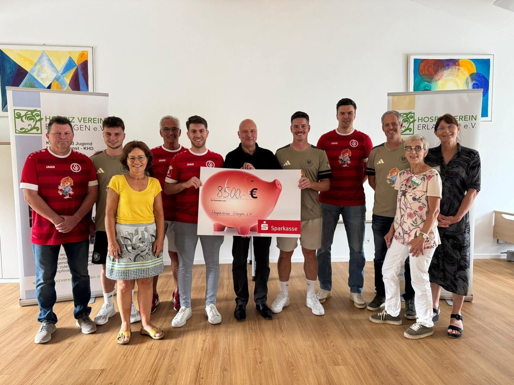 Ebenfalls mit einer Spendenaktion kombiniert trug die SpVgg Erlangen Pumuckl auf der Brust. - 10 Stimmen