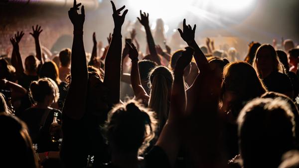 Mama geht Tanzen *** NUR FÜR REDAKTIONELLE ZWECKE