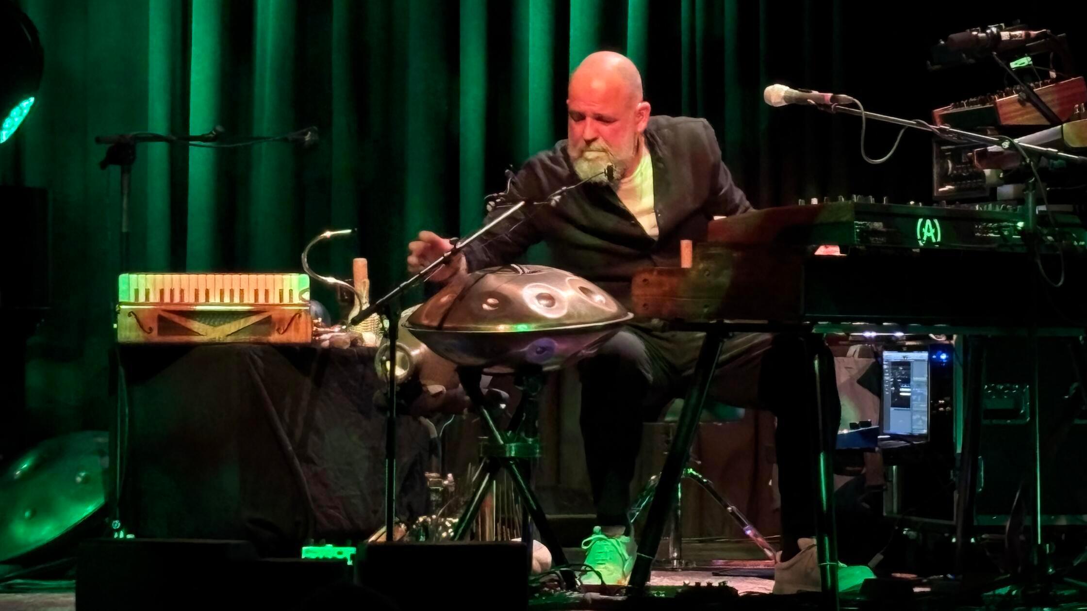 Martin Kälberer, der Multi-Instrumentalist, liebt 