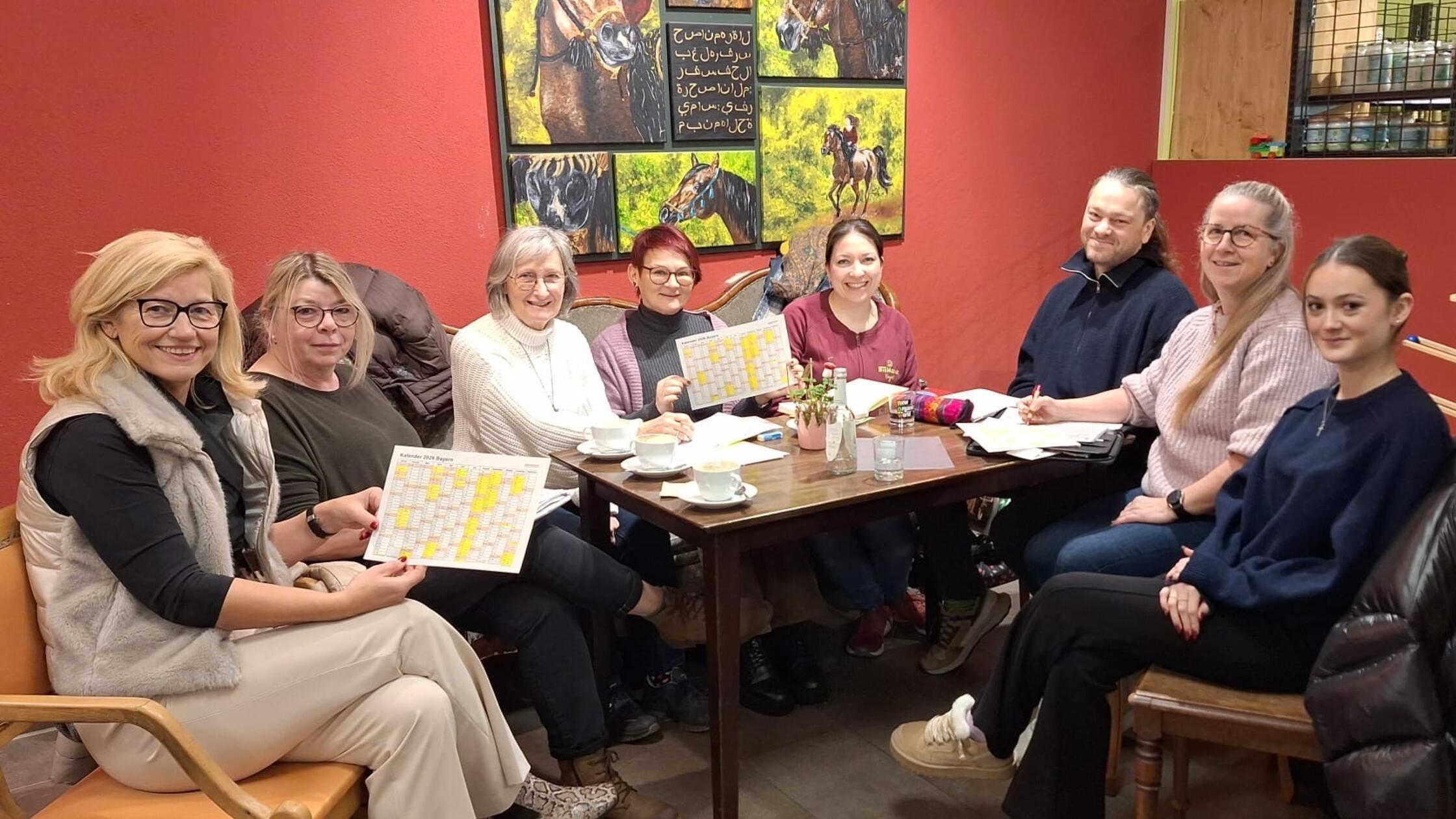 Die Mitglieder des Fairtrade Teams Eckental mit Bü