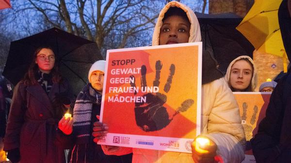 ''Orange Day'' Actions In Bonn