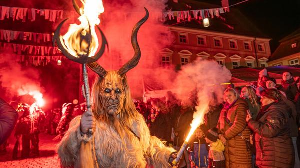 Der siebte Gredinger Brauchtumsumzug lockte buchst