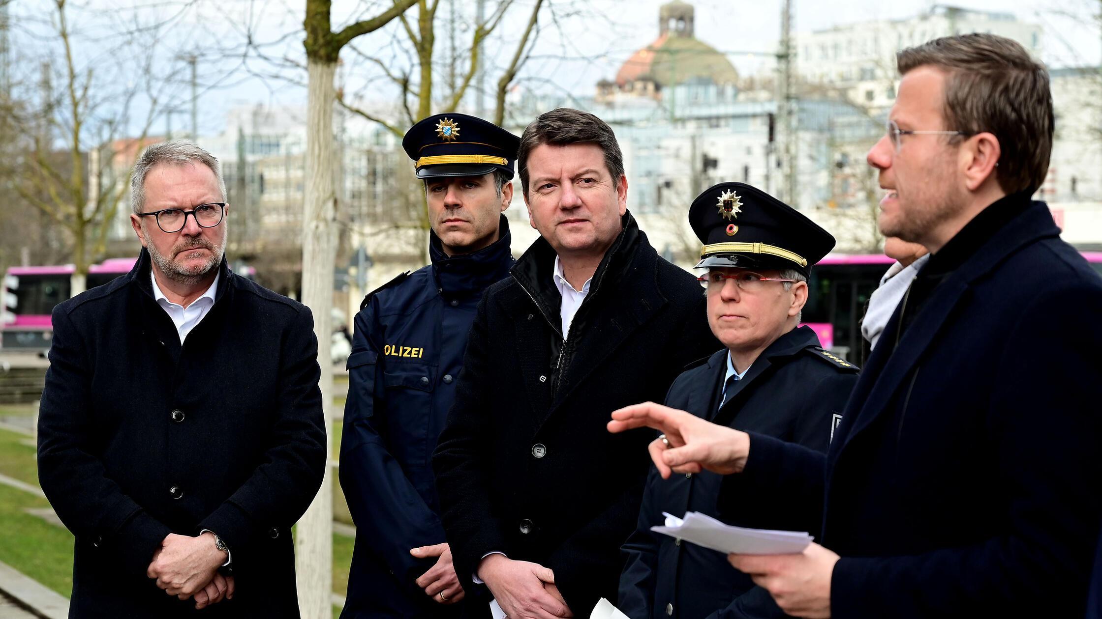 sicherheit_hjw_130226_003