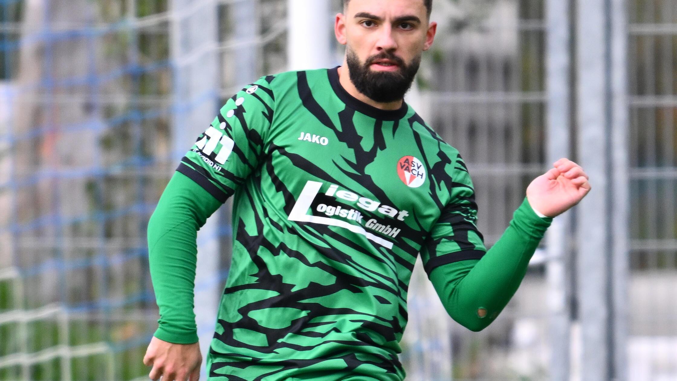 Ebenfalls ein interessantes Design: Das aktuelle Dress von Luka Vidovic und dem ASV Vach. - 2 Stimmen