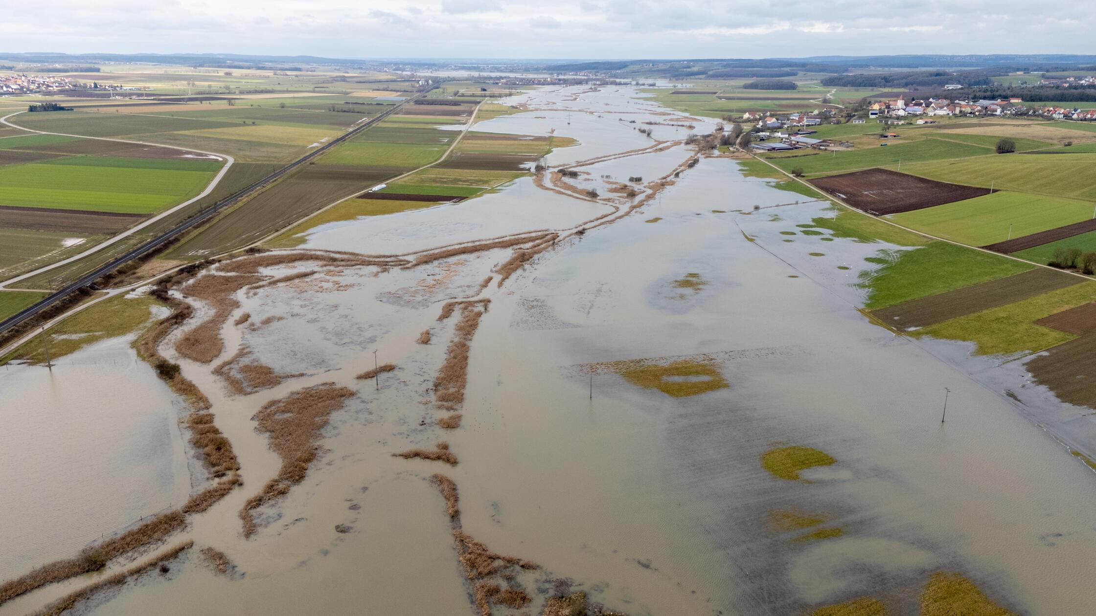 Nach intensiven Regenfällen und Stürmen in Mittelf