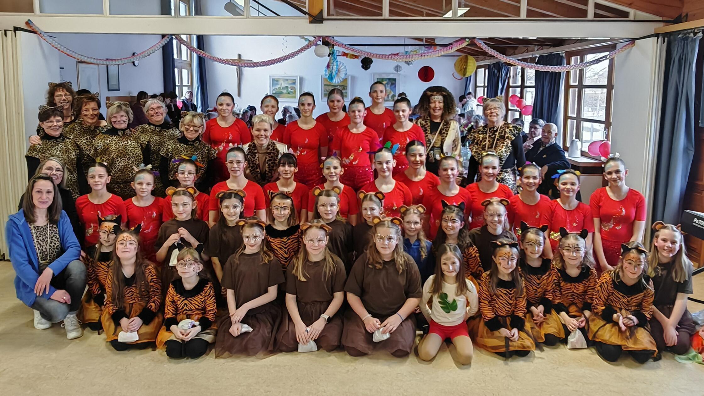 Volles Haus beim Seniorenfasching: Die Formationen