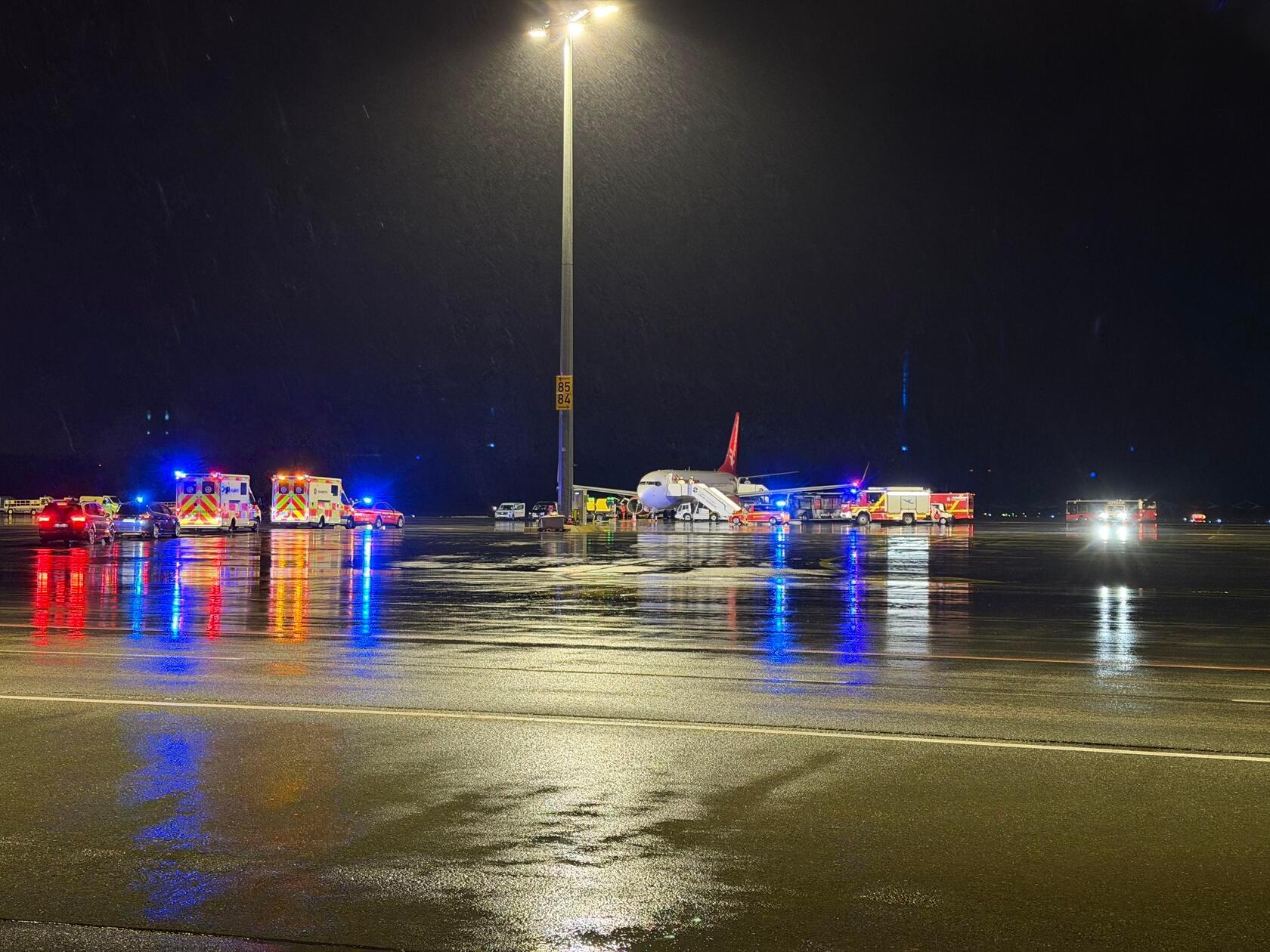 Am Montagabend ist es am Flughafen Nürnberg zu einem Zwischenfall gekommen. Eine Maschine der türkischen Ferienfluggesellschaft Corendon Airlines musste außerplanmäßig eine sogenannte Sicherheitslandung durchführen.