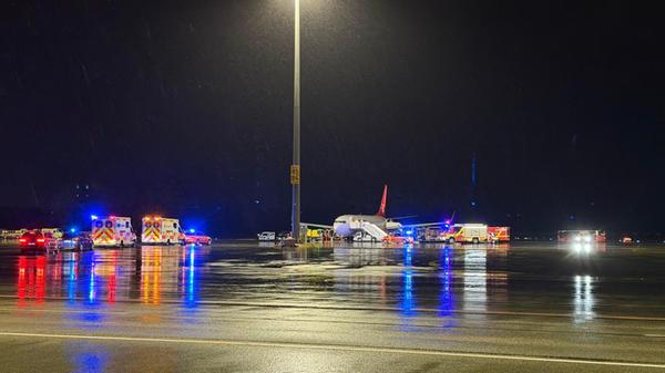 Am Montagabend ist es am Flughafen Nürnberg zu einem Zwischenfall gekommen. Eine Maschine der türkischen Ferienfluggesellschaft Corendon Airlines musste außerplanmäßig eine sogenannte Sicherheitslandung durchführen.